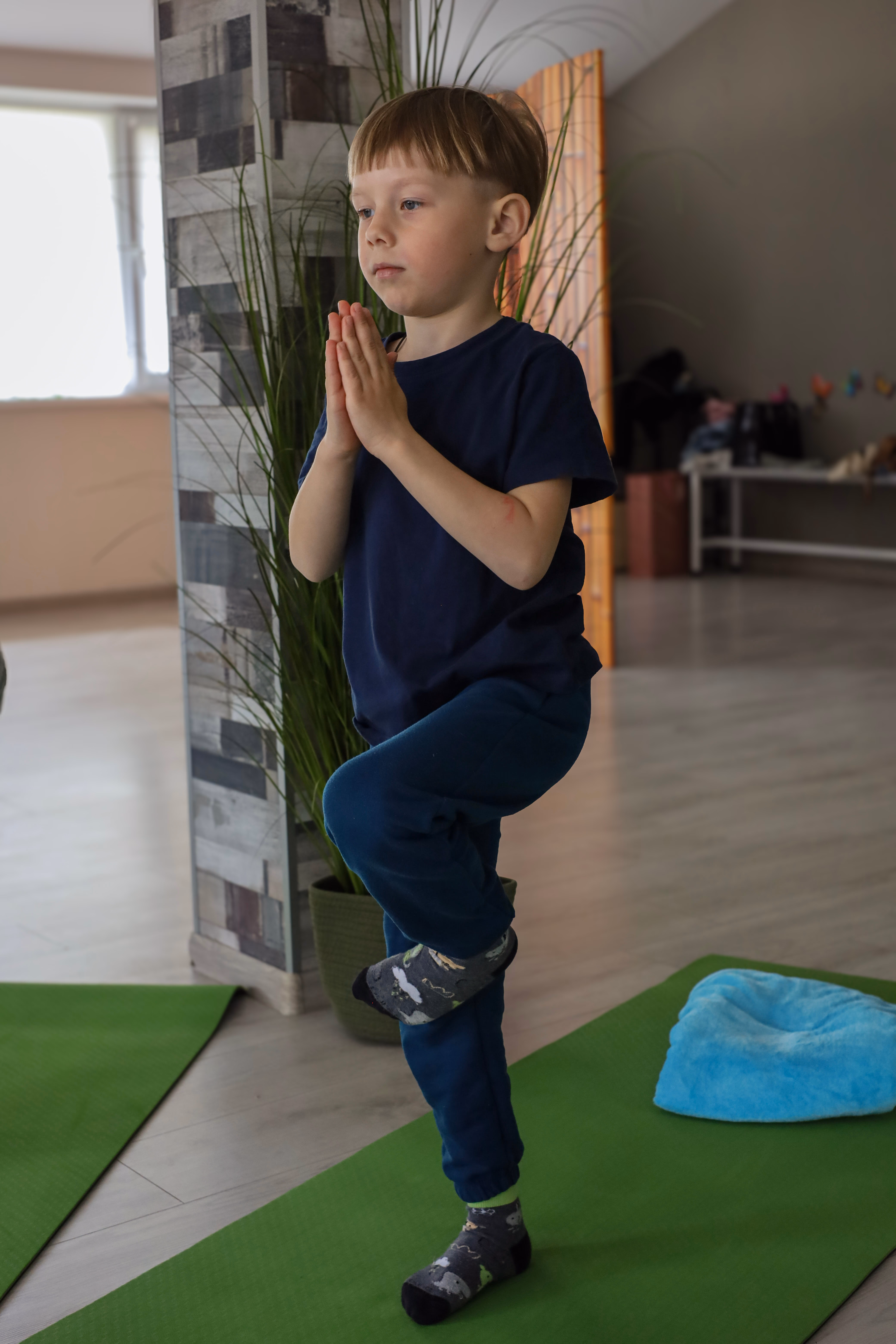 Мама з дитиною на груповому занятті